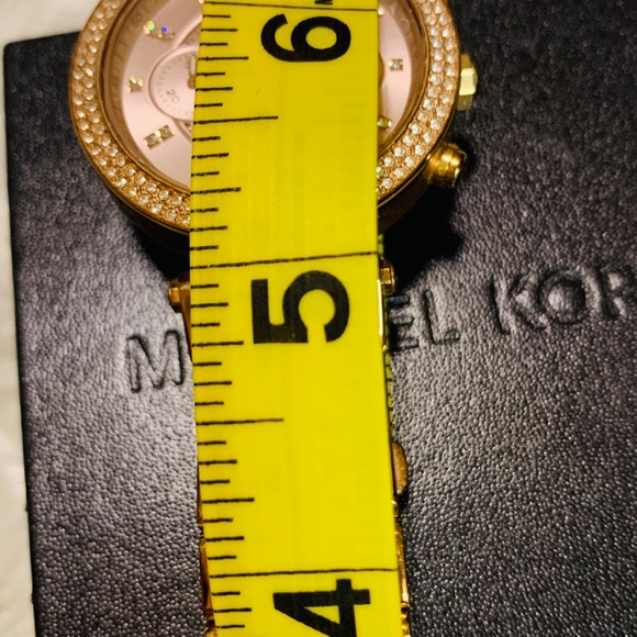 Authentic Michael Kors Watch - Picture 3 of 5